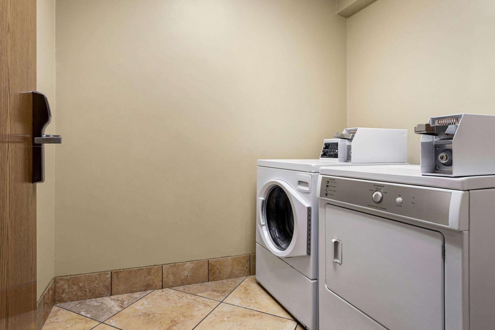 Americinn By Wyndham Madison West מראה חיצוני תמונה